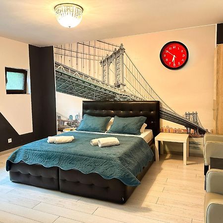 The Bridge - Central Studio With Free Parking Craiova Exterior foto